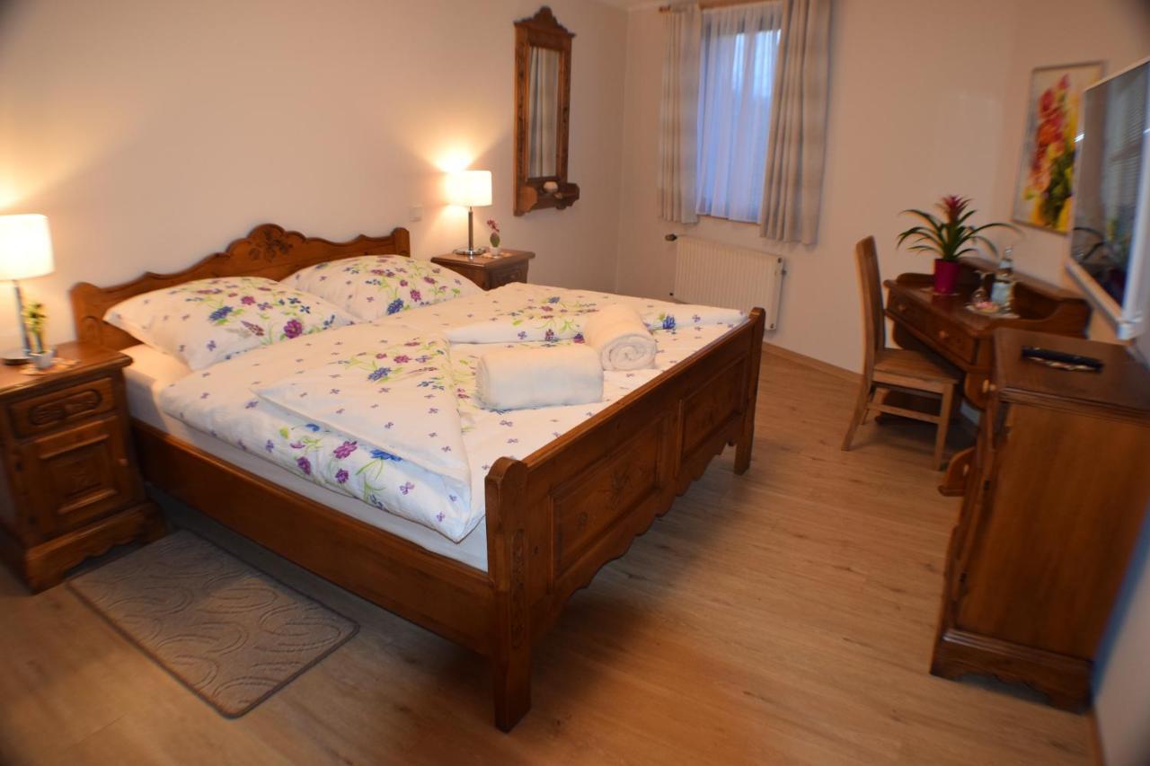 בצדורף Hotel Buergergesellschaft מראה חיצוני תמונה